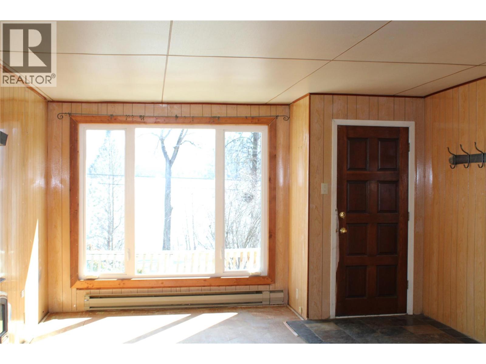 3003 Squilax-Anglemont Road, Lee Creek, British Columbia  V0E 1M4 - Photo 6 - 10381314