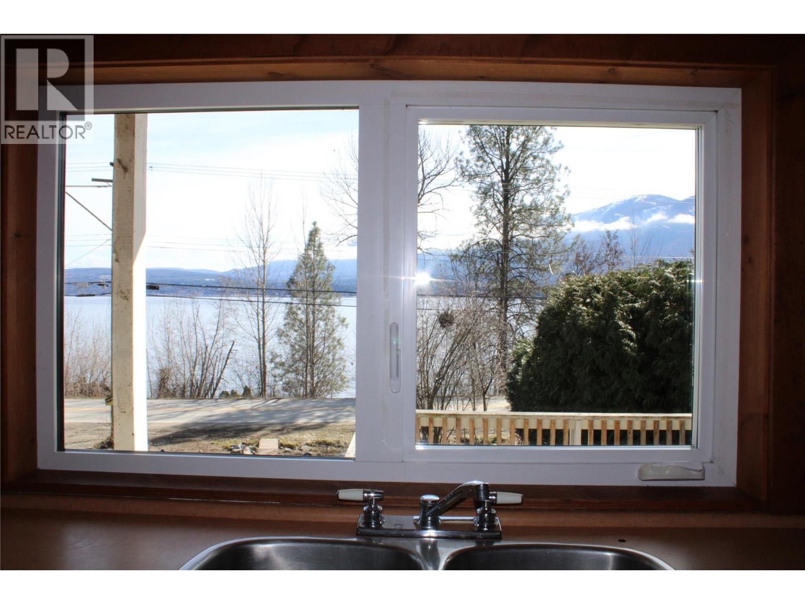 3003 Squilax-Anglemont Road, Lee Creek, British Columbia  V0E 1M4 - Photo 7 - 10381314