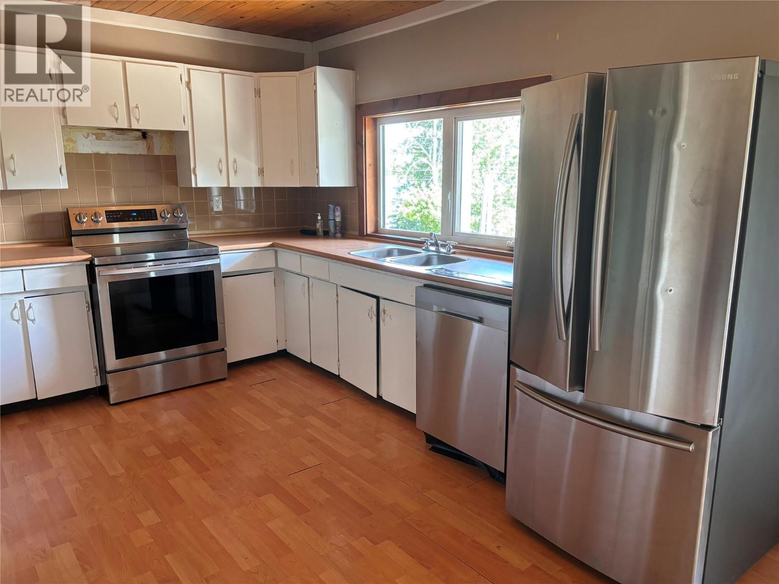 3003 Squilax-Anglemont Road, Lee Creek, British Columbia  V0E 1M4 - Photo 8 - 10381314