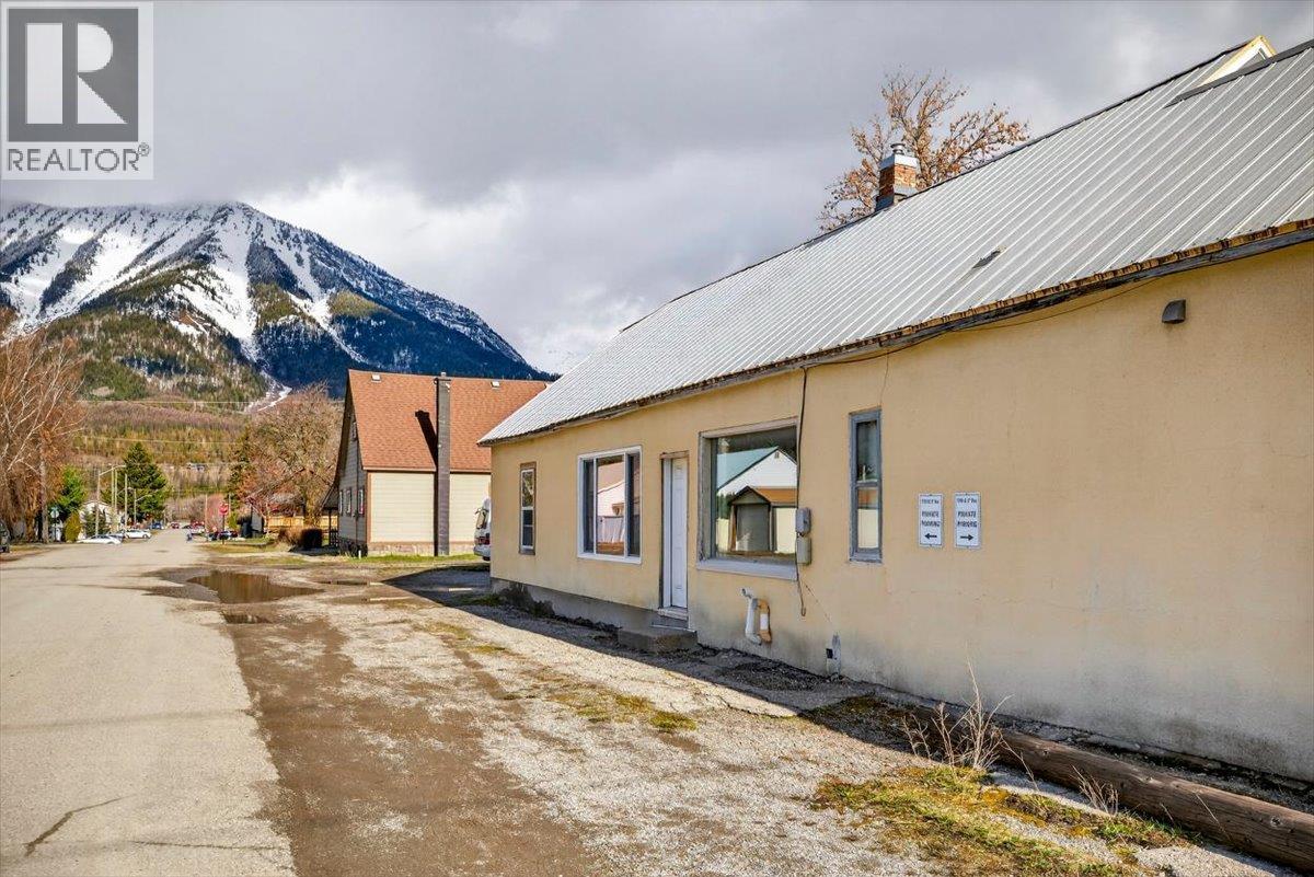 1101/ 1111 2nd Avenue, Fernie, British Columbia  V0B 1M0 - Photo 11 - 10381363