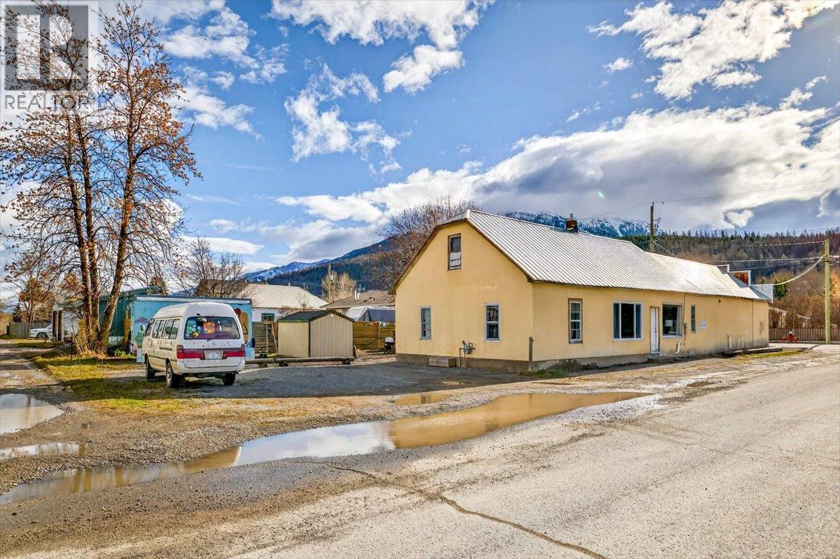 1101/ 1111 2nd Avenue, Fernie, British Columbia  V0B 1M0 - Photo 12 - 10381363