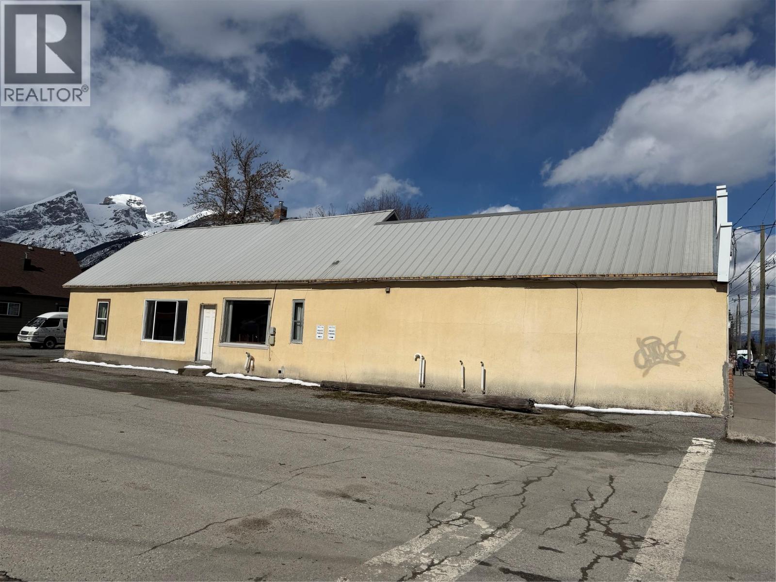 1101/ 1111 2nd Avenue, Fernie, British Columbia  V0B 1M0 - Photo 3 - 10381363