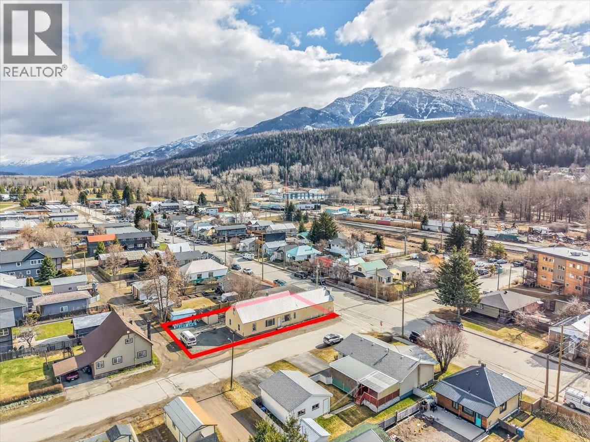 1101/ 1111 2nd Avenue, Fernie, British Columbia  V0B 1M0 - Photo 74 - 10381363