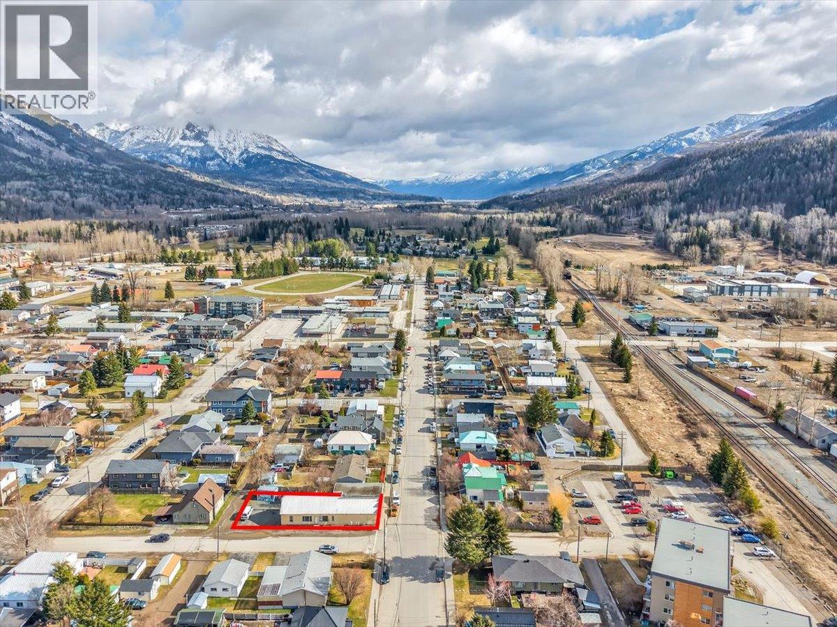 1101/ 1111 2nd Avenue, Fernie, British Columbia  V0B 1M0 - Photo 84 - 10381363