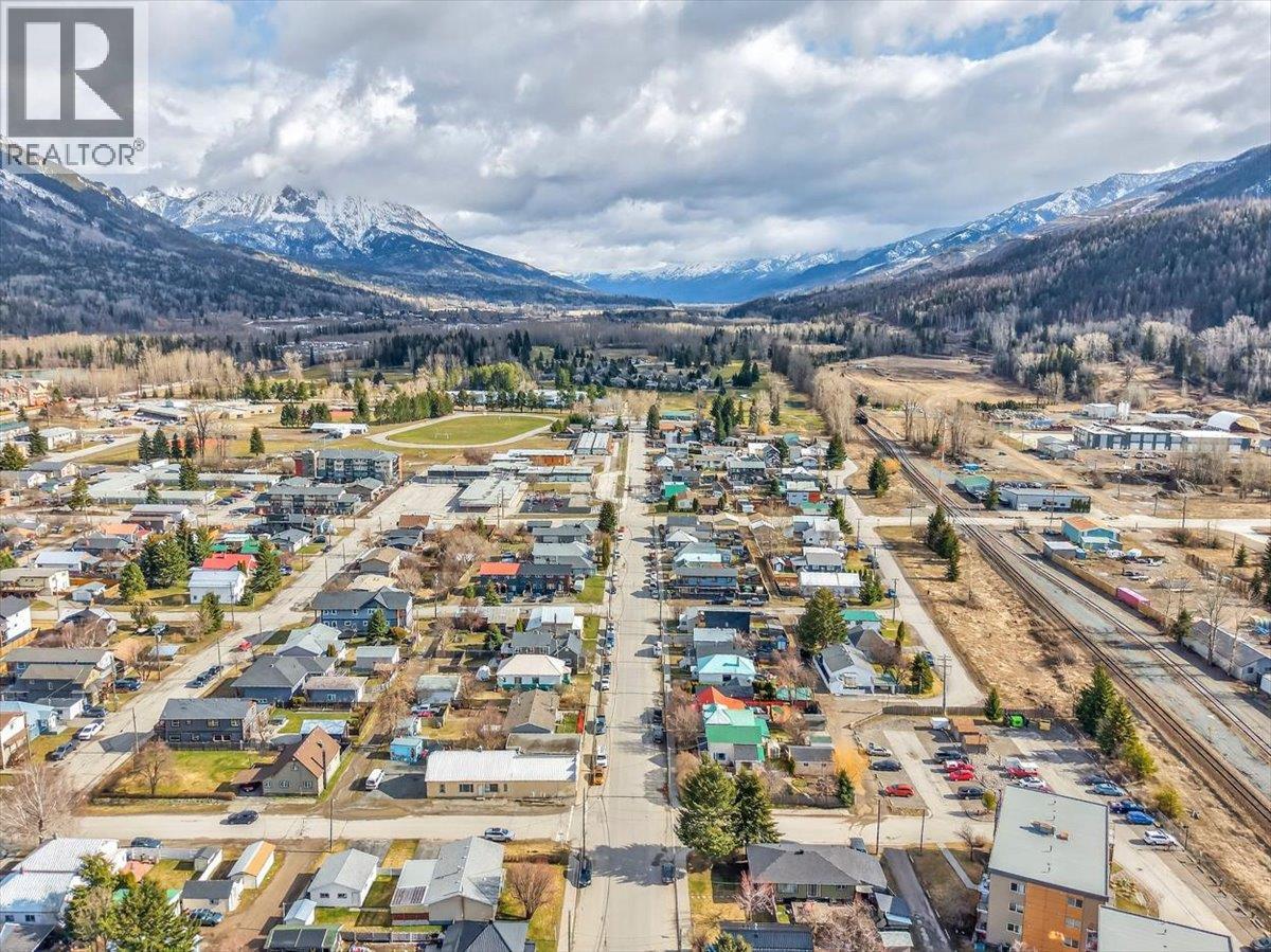 1101/ 1111 2nd Avenue, Fernie, British Columbia  V0B 1M0 - Photo 85 - 10381363