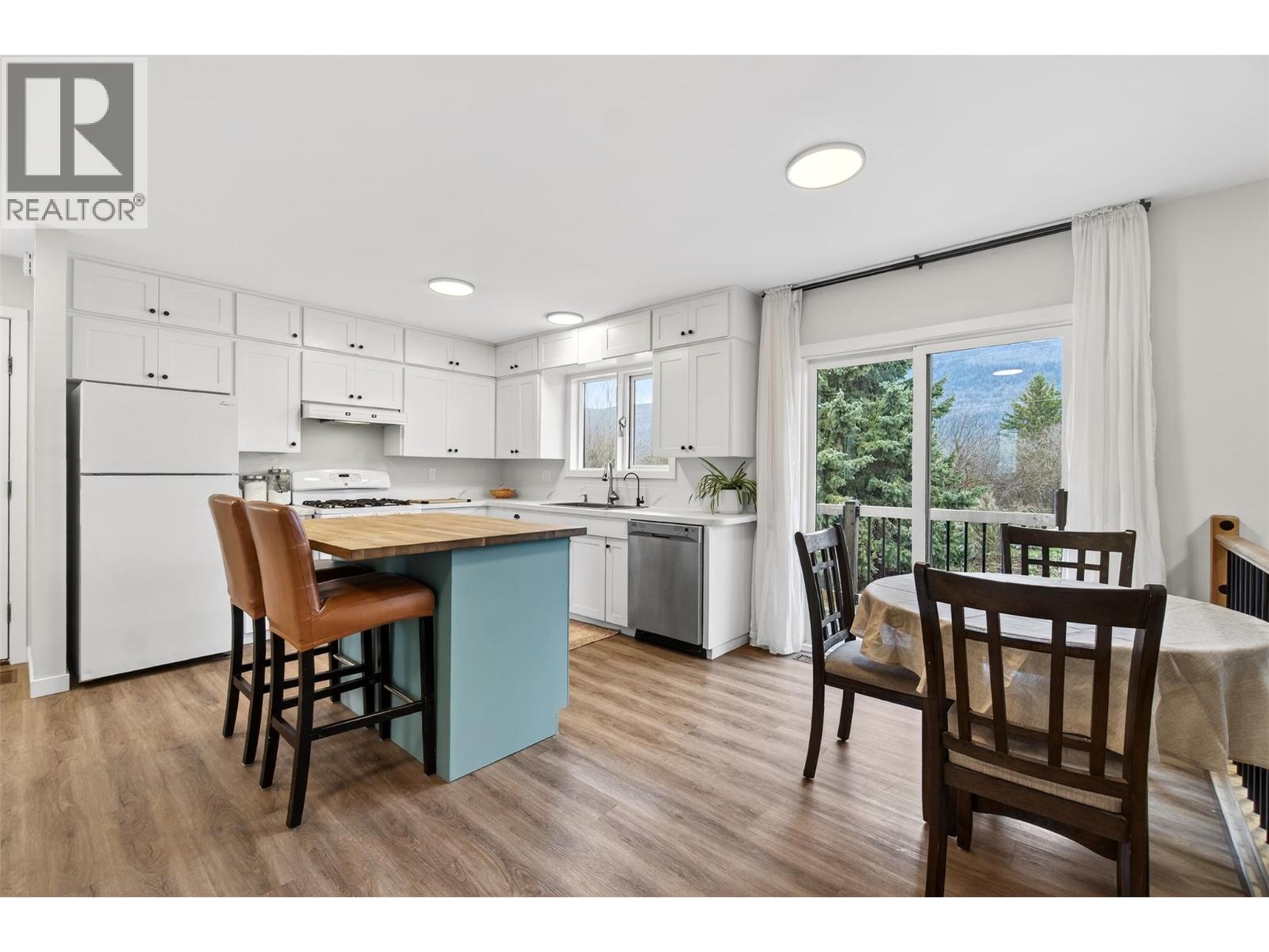 56 Tomkinson Road, Grindrod, British Columbia  V0E 1Y0 - Photo 10 - 10381175