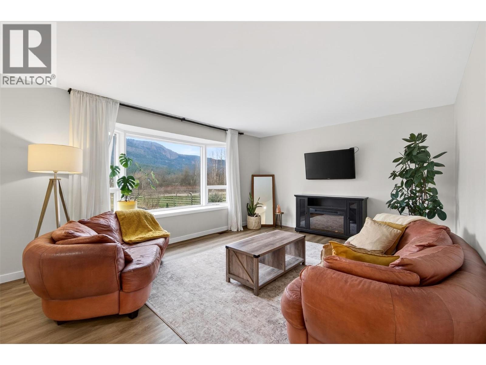 56 Tomkinson Road, Grindrod, British Columbia  V0E 1Y0 - Photo 12 - 10381175