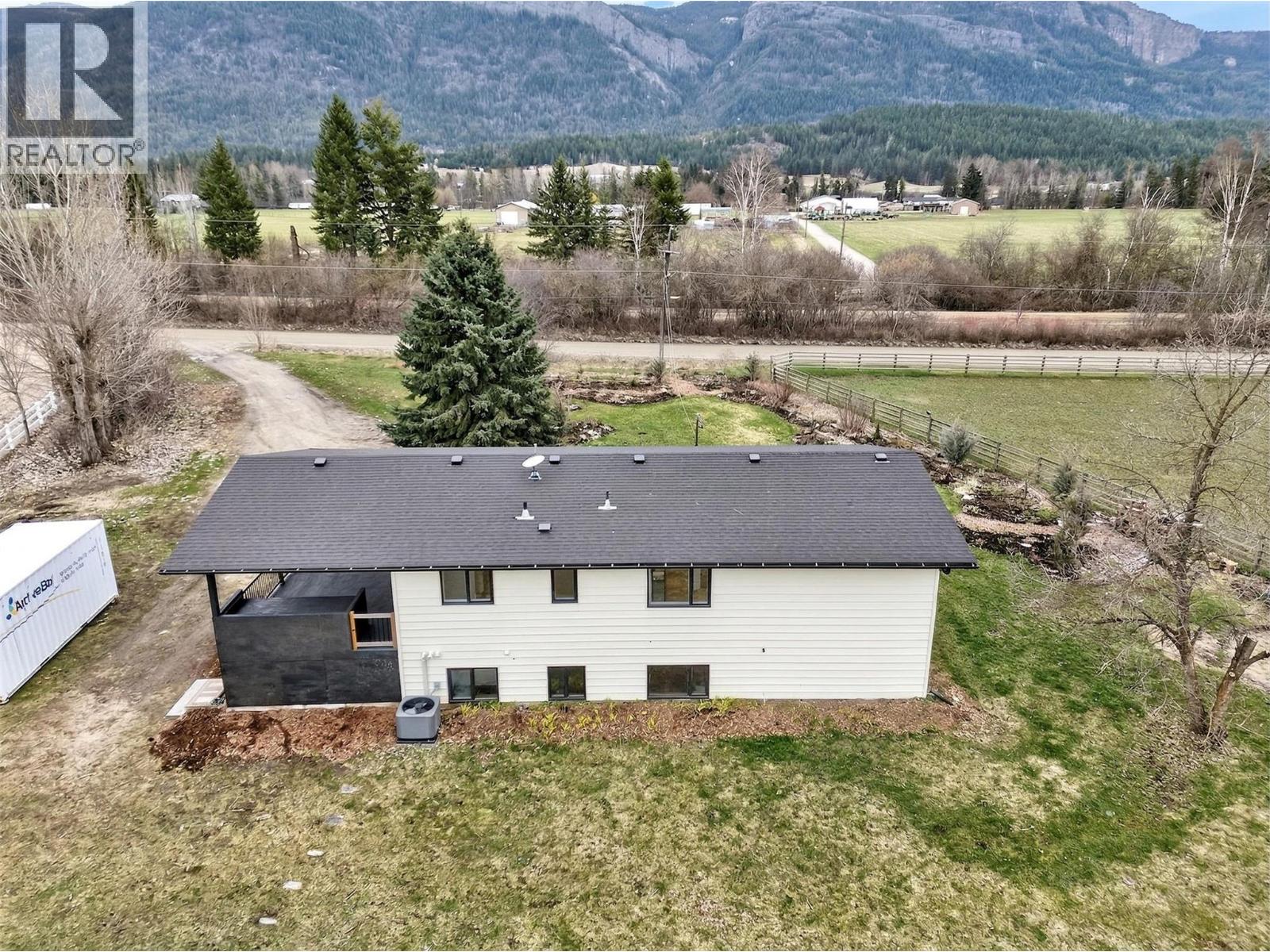 56 Tomkinson Road, Grindrod, British Columbia  V0E 1Y0 - Photo 42 - 10381175