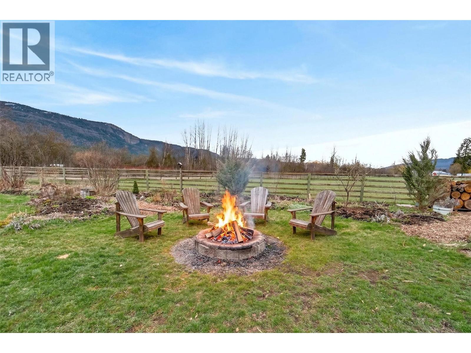 56 Tomkinson Road, Grindrod, British Columbia  V0E 1Y0 - Photo 46 - 10381175