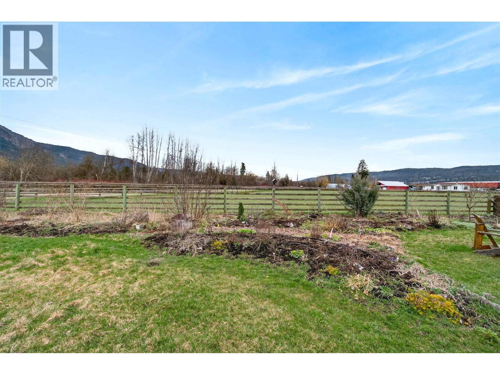 56 Tomkinson Road, Grindrod, British Columbia  V0E 1Y0 - Photo 47 - 10381175