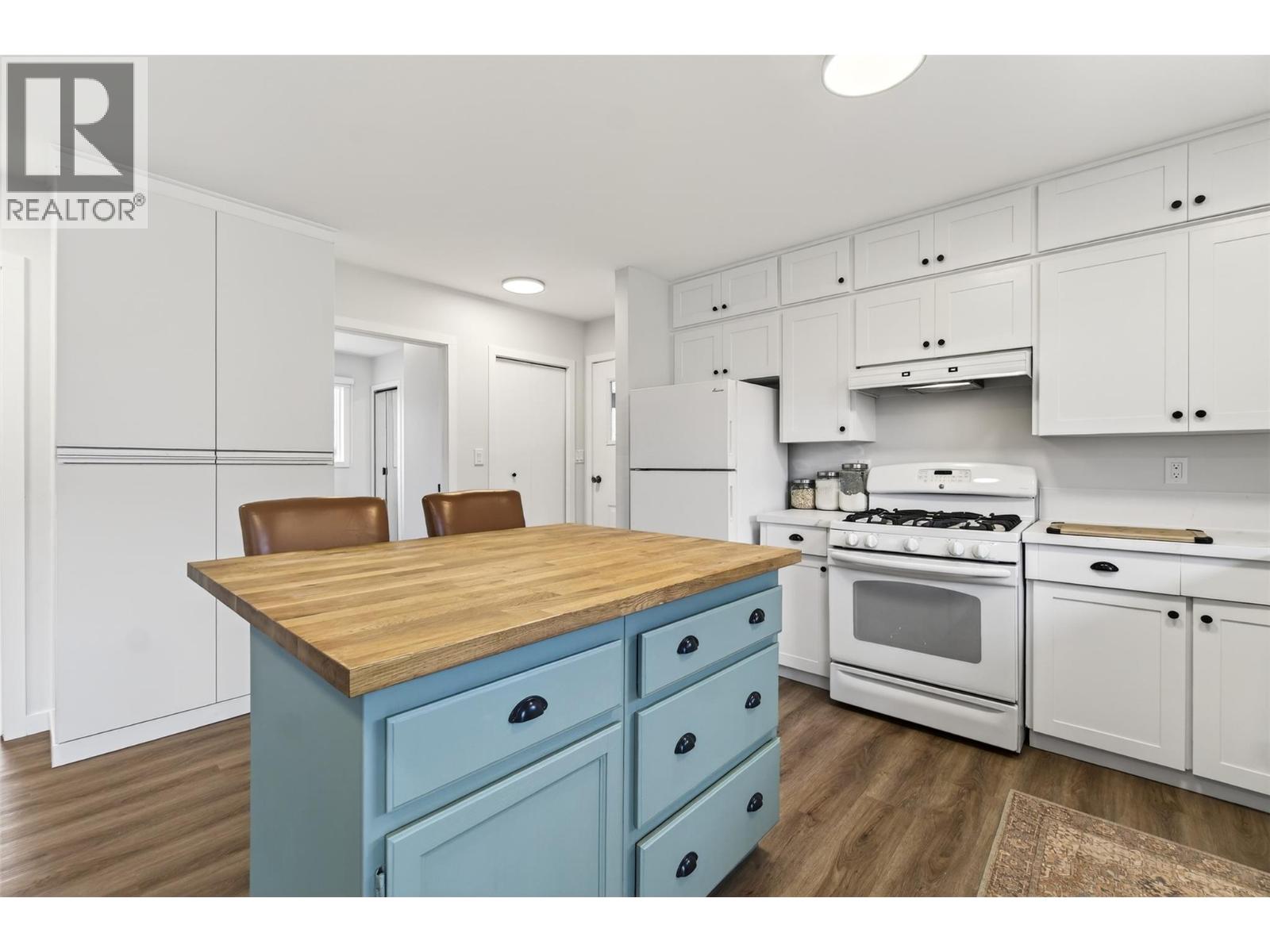 56 Tomkinson Road, Grindrod, British Columbia  V0E 1Y0 - Photo 5 - 10381175