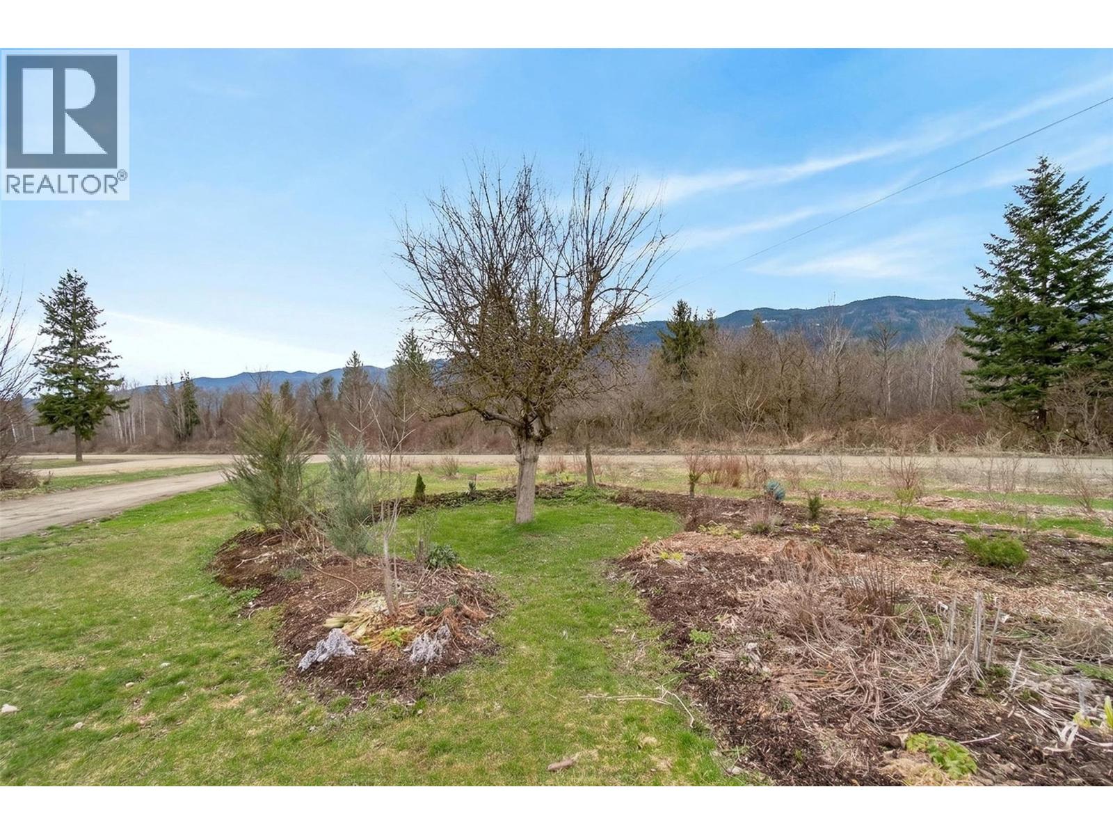 56 Tomkinson Road, Grindrod, British Columbia  V0E 1Y0 - Photo 53 - 10381175