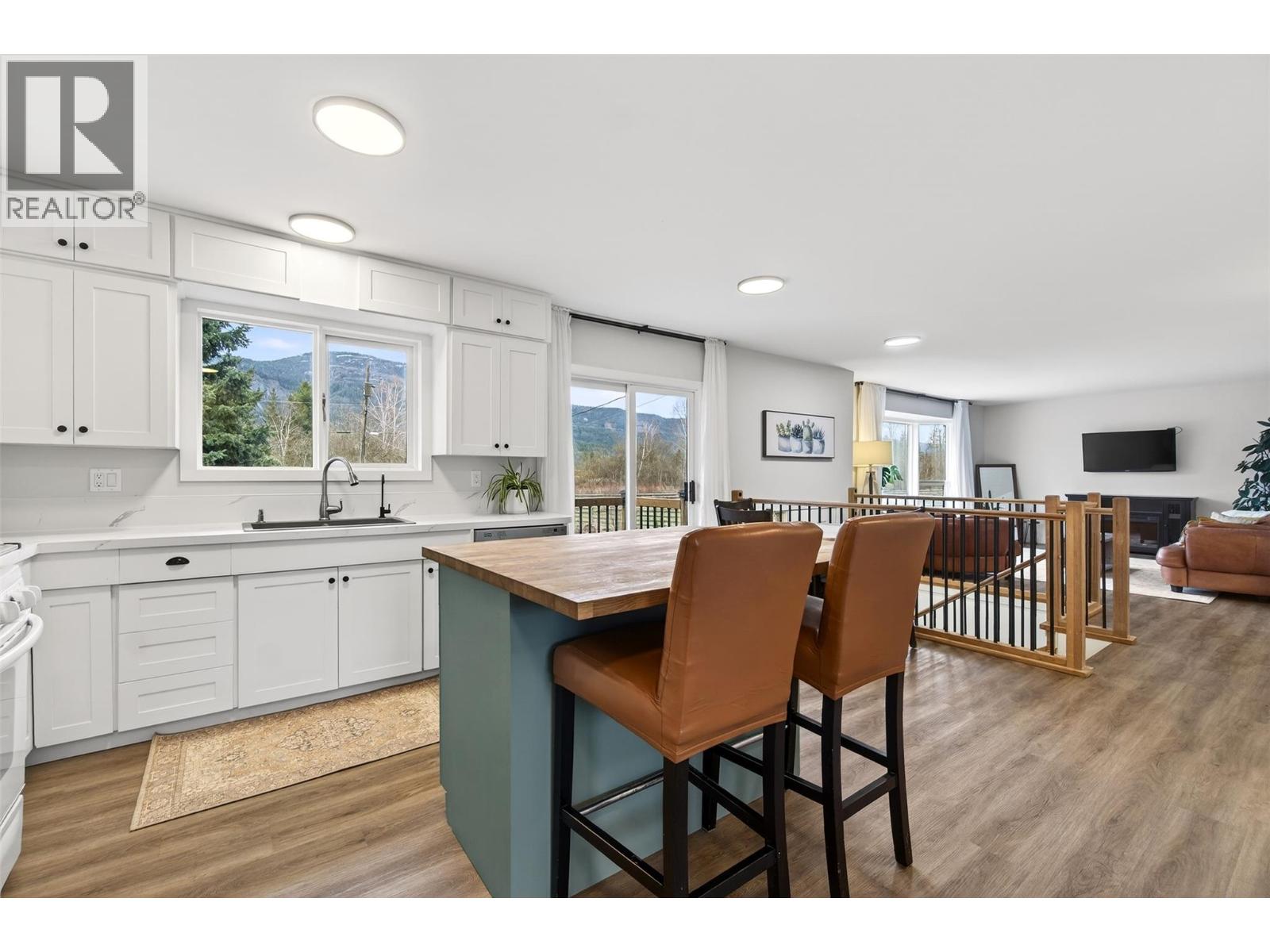 56 Tomkinson Road, Grindrod, British Columbia  V0E 1Y0 - Photo 8 - 10381175