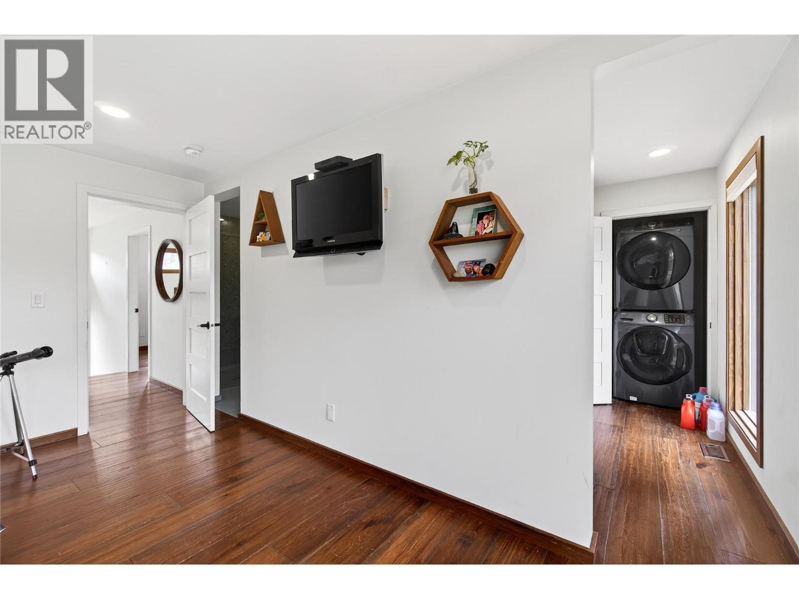 1040 Old Auto Road Se, Salmon Arm, British Columbia  V1E 2P5 - Photo 26 - 10380551