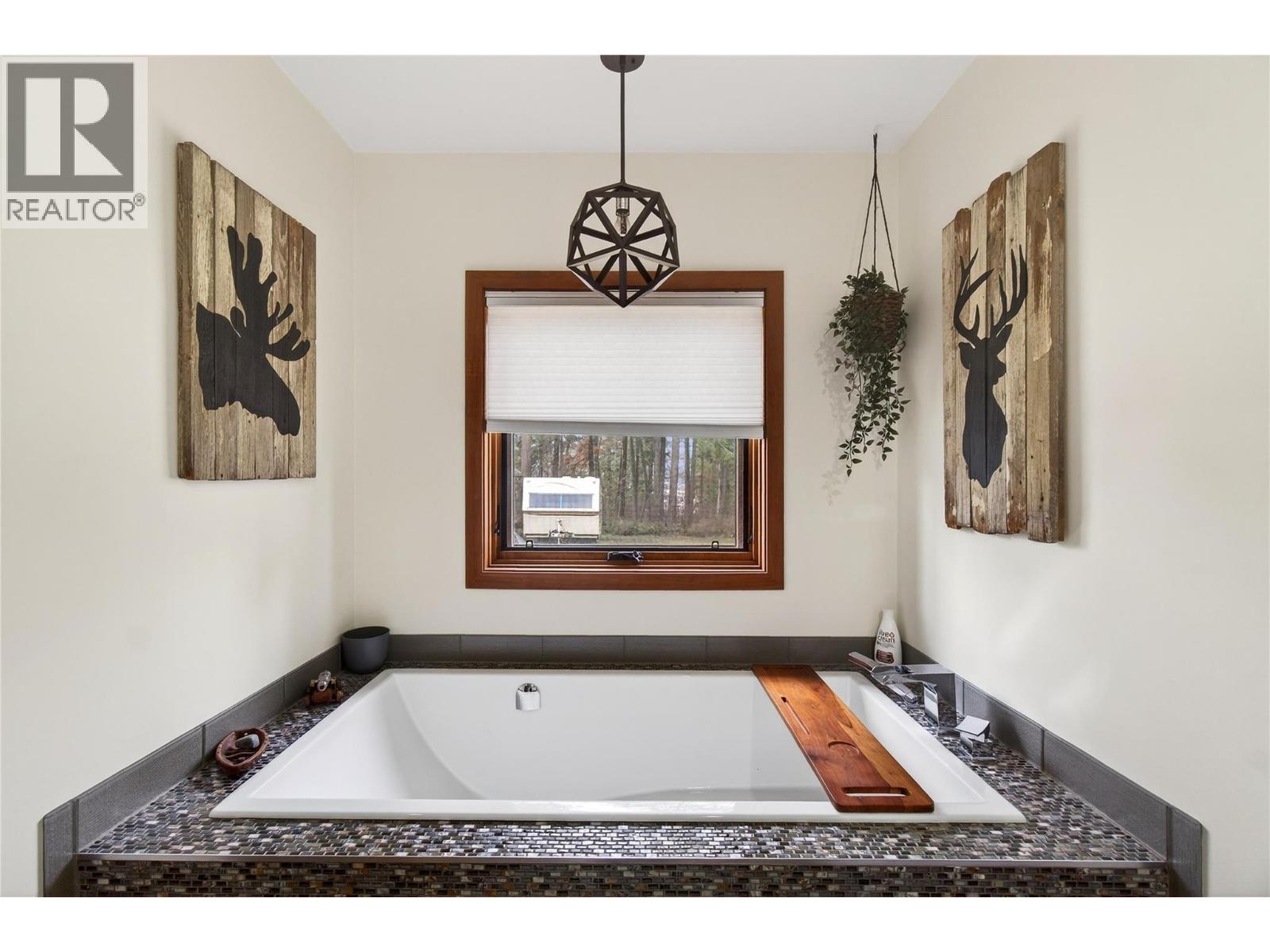 1040 Old Auto Road Se, Salmon Arm, British Columbia  V1E 2P5 - Photo 28 - 10380551