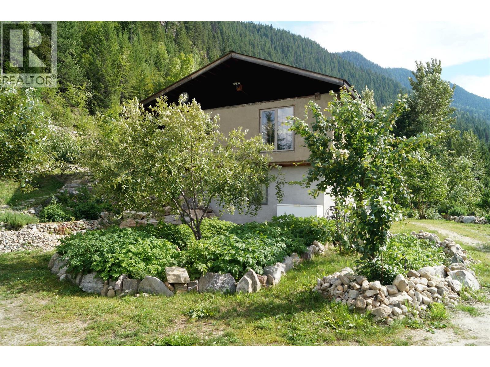 4650 6 Highway, Winlaw, British Columbia  V0G 2J0 - Photo 3 - 10379117