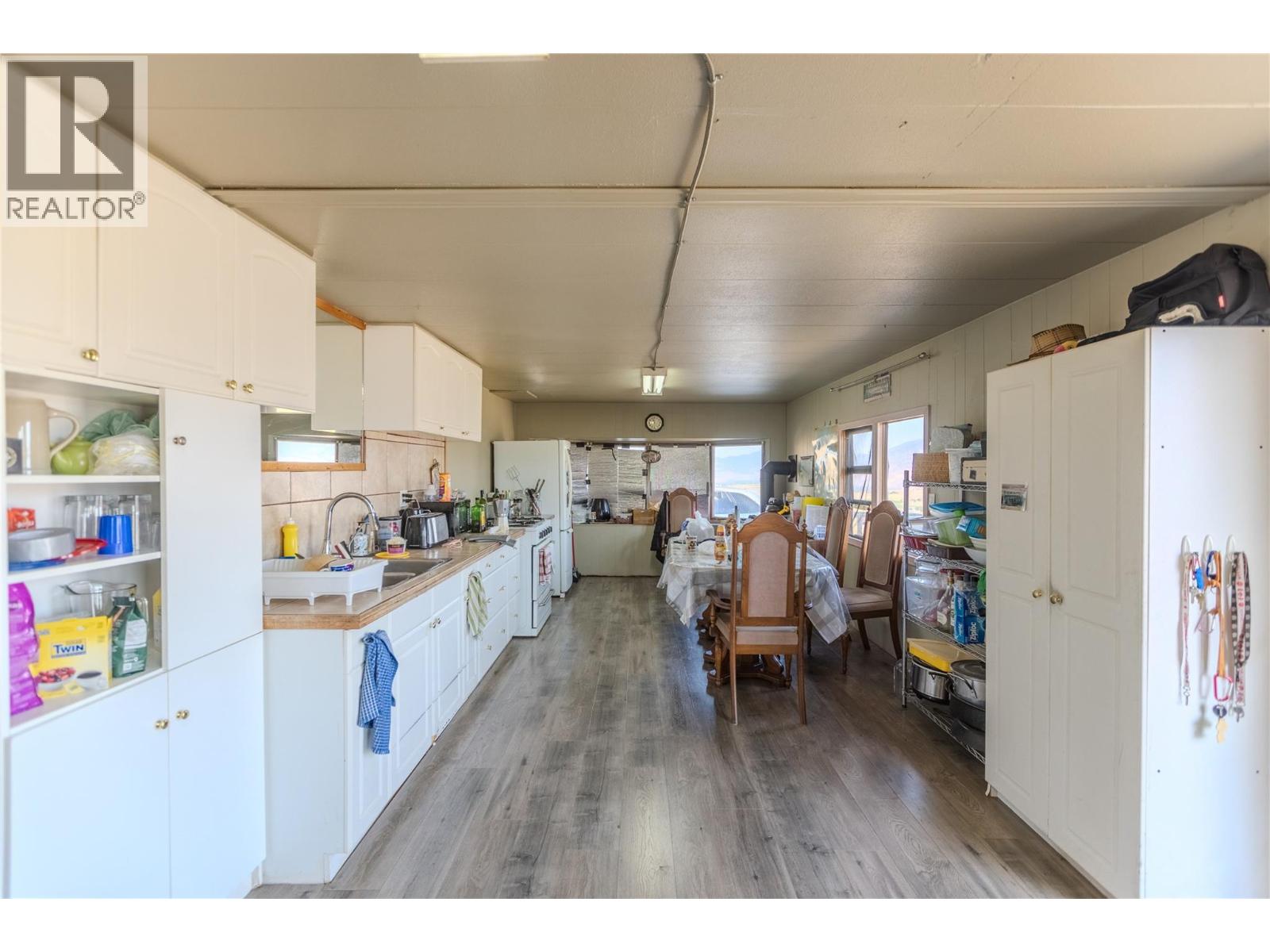 5589 Beaton Road, Kamloops, British Columbia  V1S 2A4 - Photo 28 - 10381342