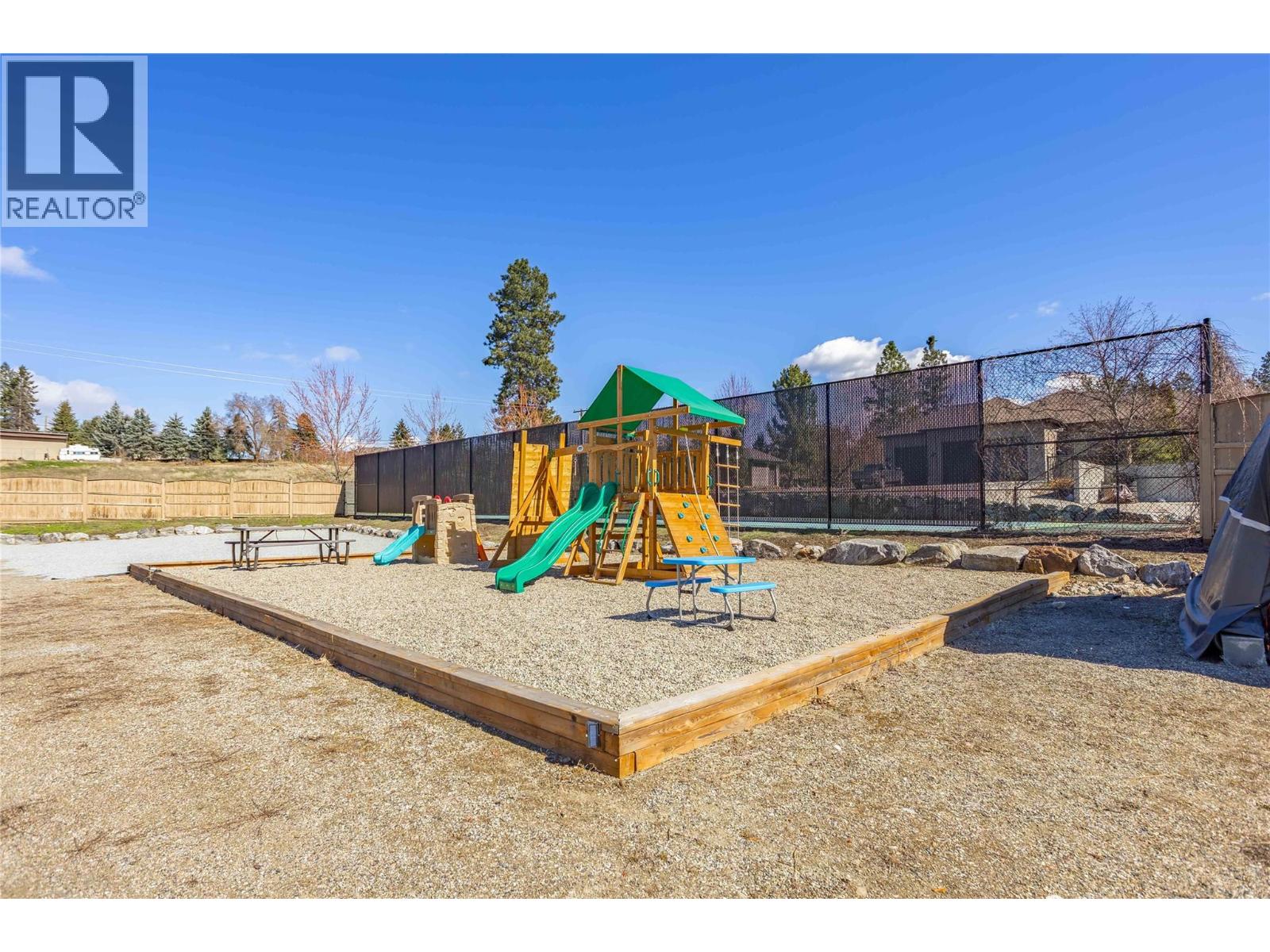 3350 Larkspur Court, Kelowna, British Columbia  V1W 4E4 - Photo 10 - 10381299