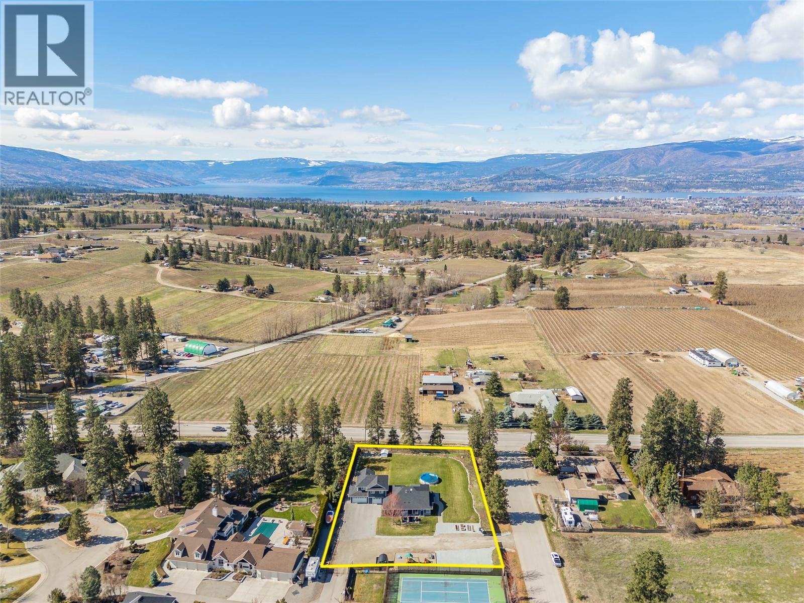 3350 Larkspur Court, Kelowna, British Columbia  V1W 4E4 - Photo 3 - 10381299