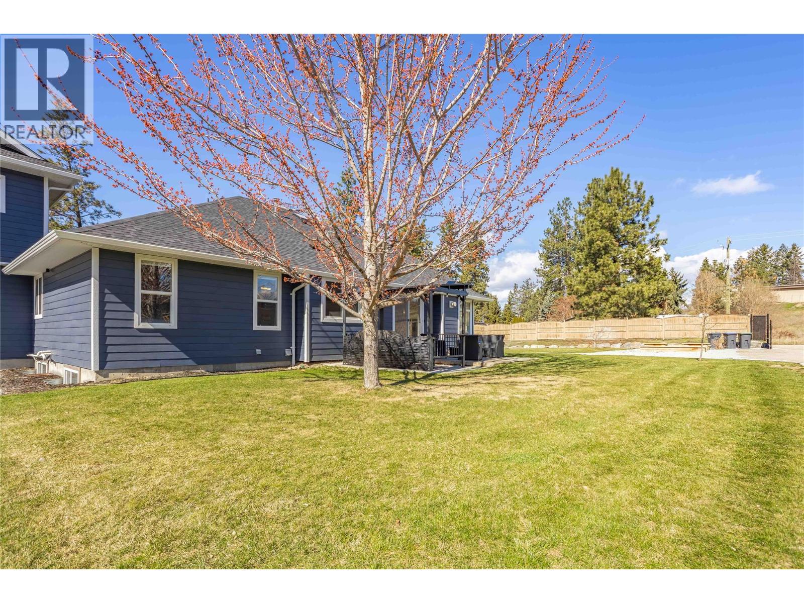 3350 Larkspur Court, Kelowna, British Columbia  V1W 4E4 - Photo 9 - 10381299