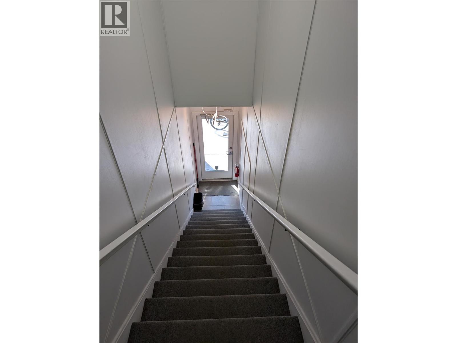 3105 31 Avenue Unit# F, Vernon, British Columbia  V1T 2G9 - Photo 3 - 10381099