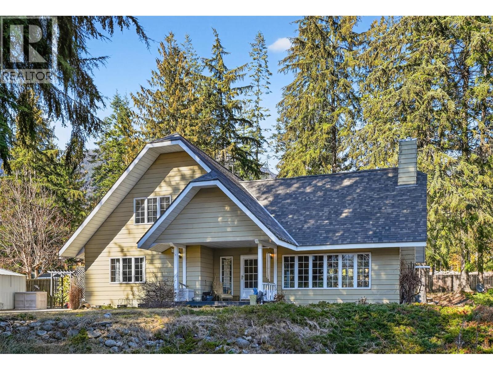 6119 Pippers Lane, Nelson, British Columbia  V1L 6P5 - Photo 2 - 10377334