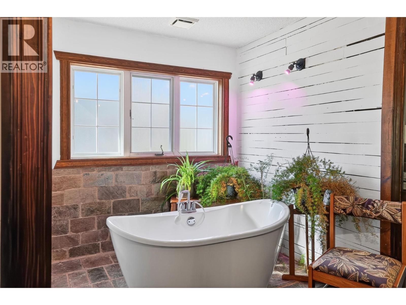 6119 Pippers Lane, Nelson, British Columbia  V1L 6P5 - Photo 46 - 10377334