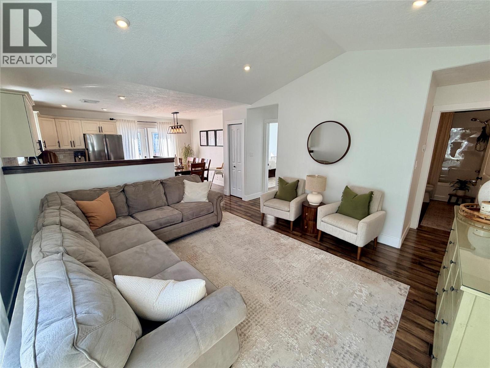 1327 101 Avenue, Dawson Creek, British Columbia  V1G 2A4 - Photo 3 - 10381379