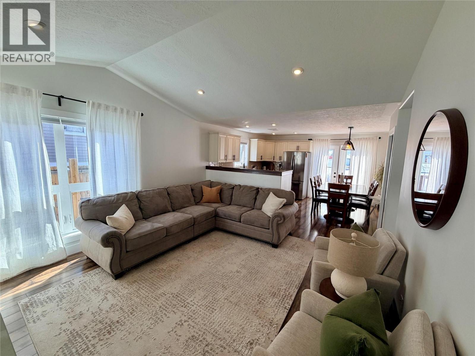 1327 101 Avenue, Dawson Creek, British Columbia  V1G 2A4 - Photo 4 - 10381379