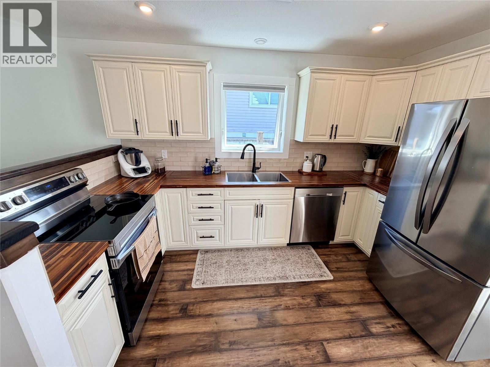 1327 101 Avenue, Dawson Creek, British Columbia  V1G 2A4 - Photo 7 - 10381379