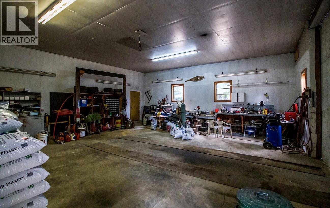 2180 Clough Road, Revelstoke, British Columbia  V0E 2S0 - Photo 27 - 10381334