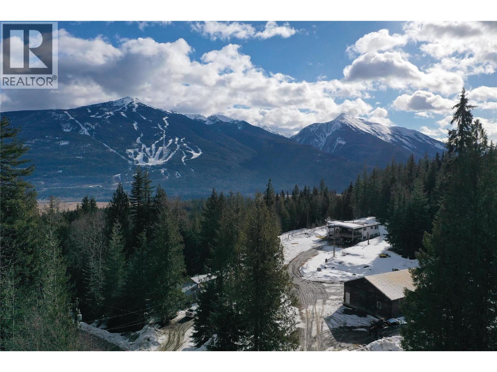 2180 Clough Road, Revelstoke, British Columbia  V0E 2S0 - Photo 3 - 10381334