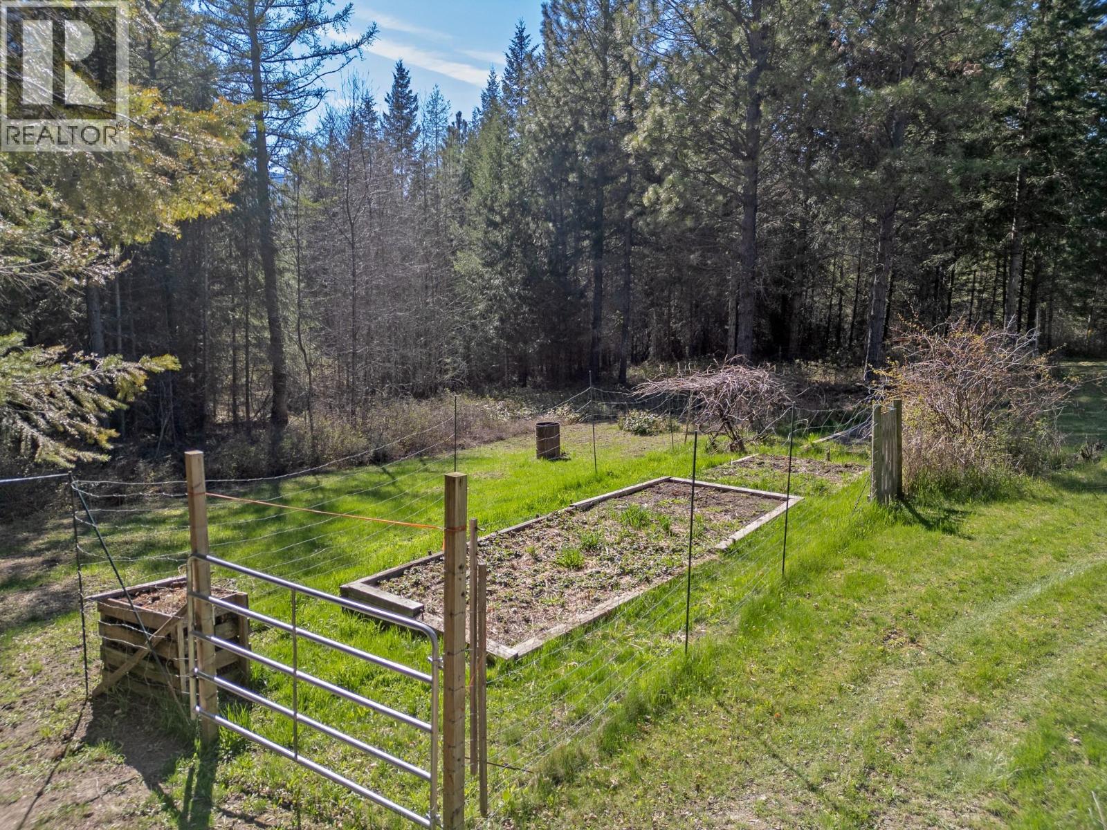 702 Forner Road, Lister, British Columbia  V0B 1G2 - Photo 4 - 10381321