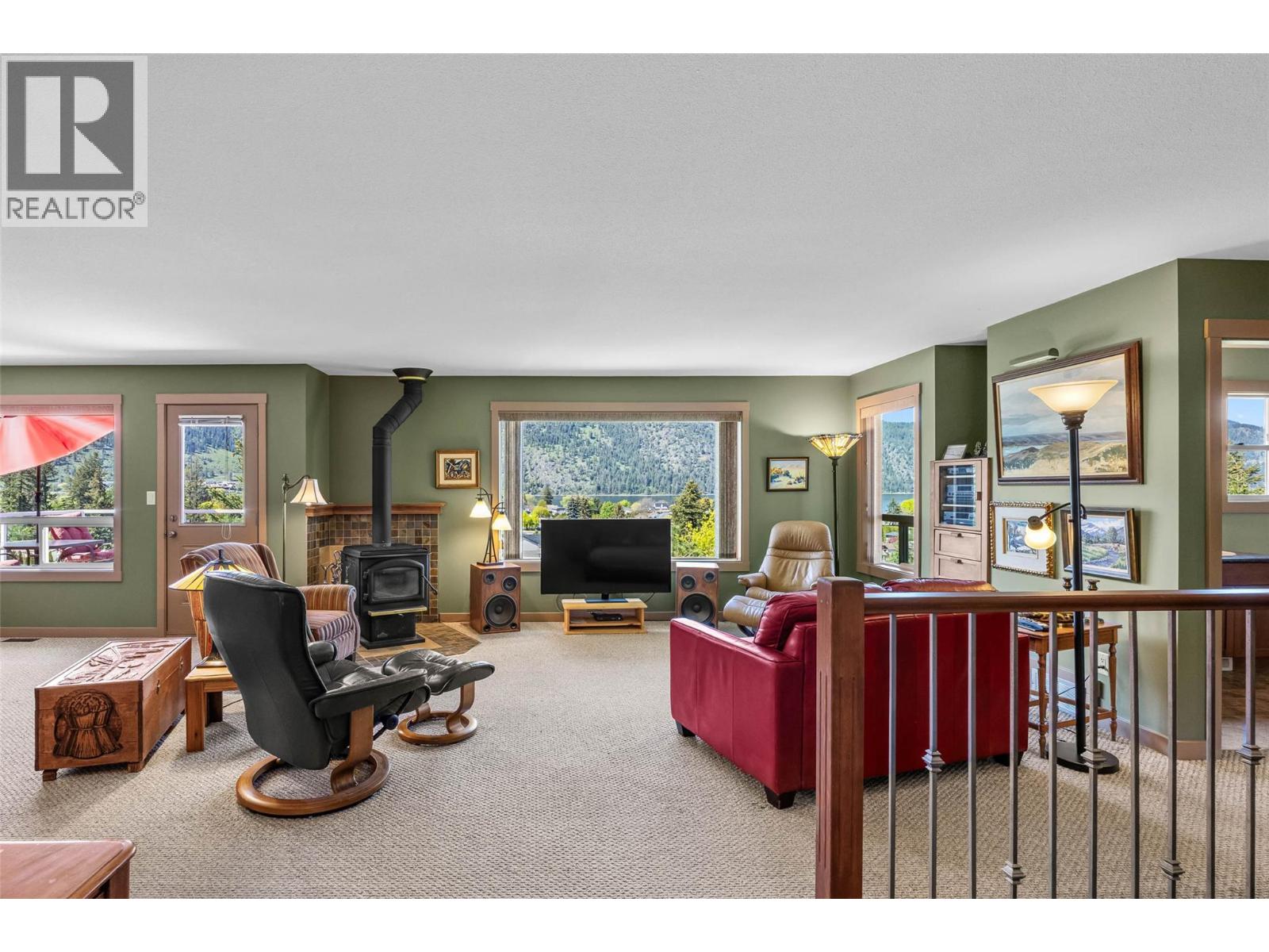 1170 Montgomery Place, Chase, British Columbia  V0E 1M0 - Photo 2 - 10381170