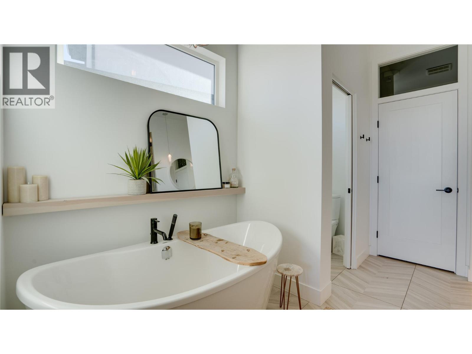 1220 Ponds Avenue, Kelowna, British Columbia  V1W 5N1 - Photo 32 - 10381282