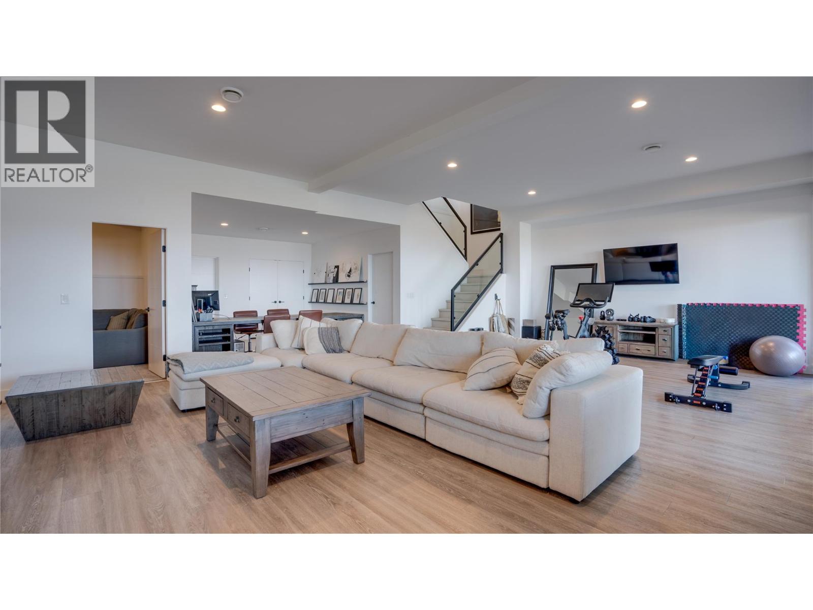 1220 Ponds Avenue, Kelowna, British Columbia  V1W 5N1 - Photo 37 - 10381282