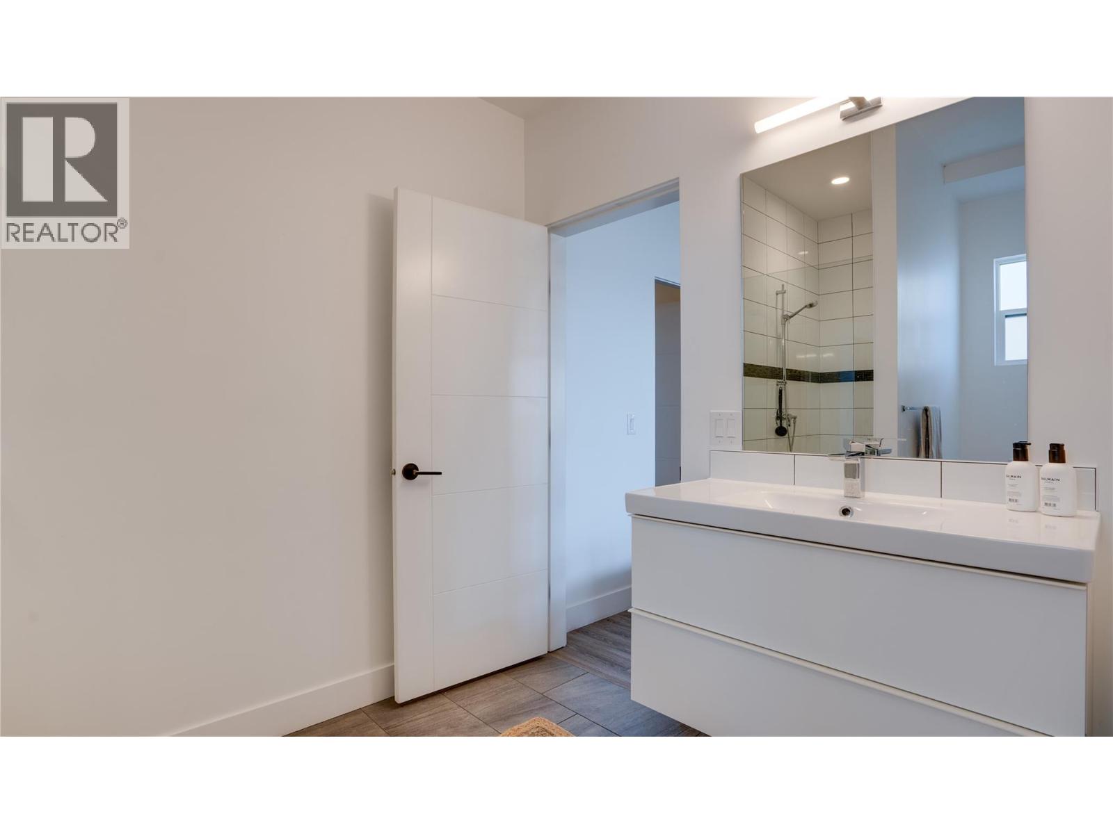 1220 Ponds Avenue, Kelowna, British Columbia  V1W 5N1 - Photo 59 - 10381282