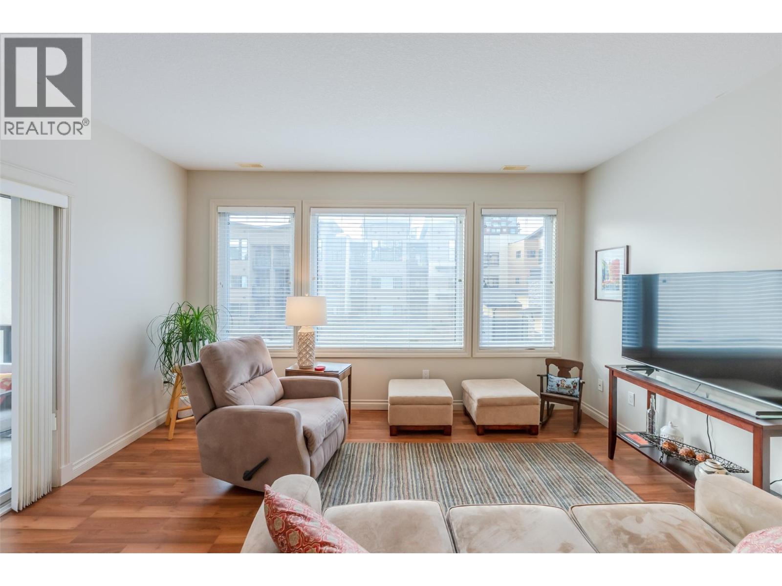 3311 Wilson Street Unit# 304, Penticton, British Columbia  V2A 8J3 - Photo 2 - 10380953