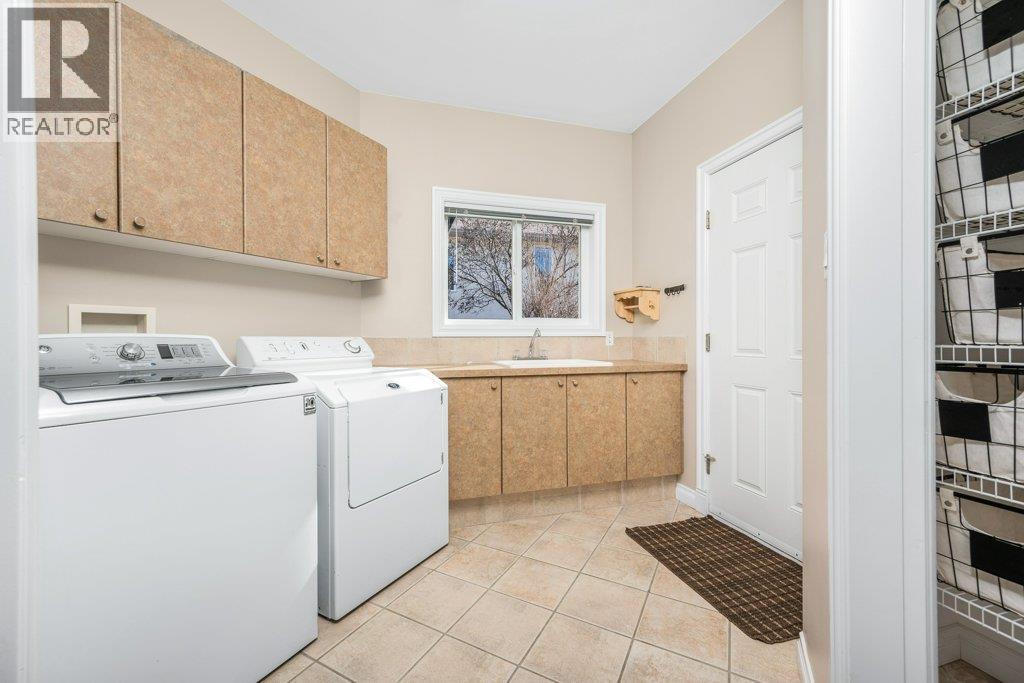 13713 Ponderosa Way, Coldstream, British Columbia  V1B 1A2 - Photo 27 - 10381182