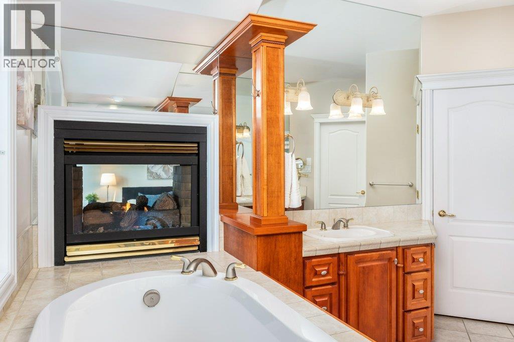 13713 Ponderosa Way, Coldstream, British Columbia  V1B 1A2 - Photo 31 - 10381182