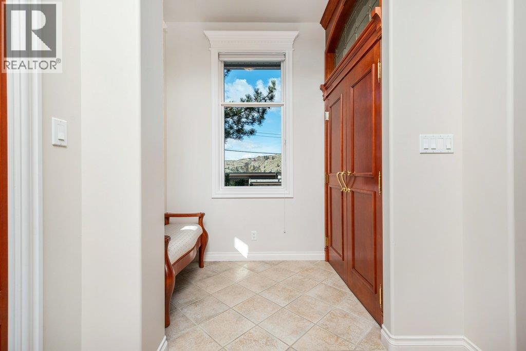 13713 Ponderosa Way, Coldstream, British Columbia  V1B 1A2 - Photo 6 - 10381182