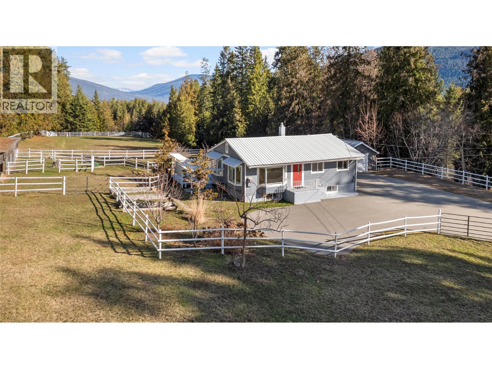4091 10 Avenue Se, Salmon Arm, British Columbia  V1E 1W7 - Photo 1 - 10381154