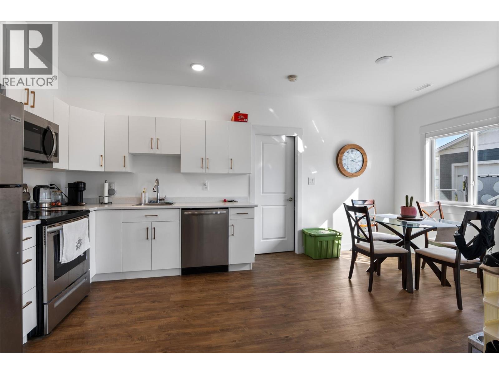 2355 Parkcrest Avenue, Kamloops, British Columbia  V2B 4Y2 - Photo 16 - 10381049