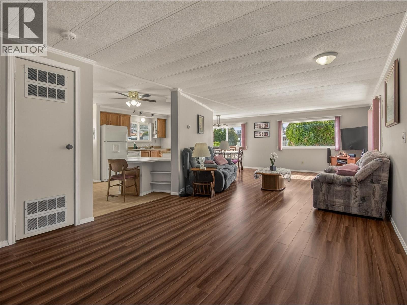 321 Yorkton Avenue Unit# 176, Penticton, British Columbia  V2A 3V6 - Photo 2 - 10380494