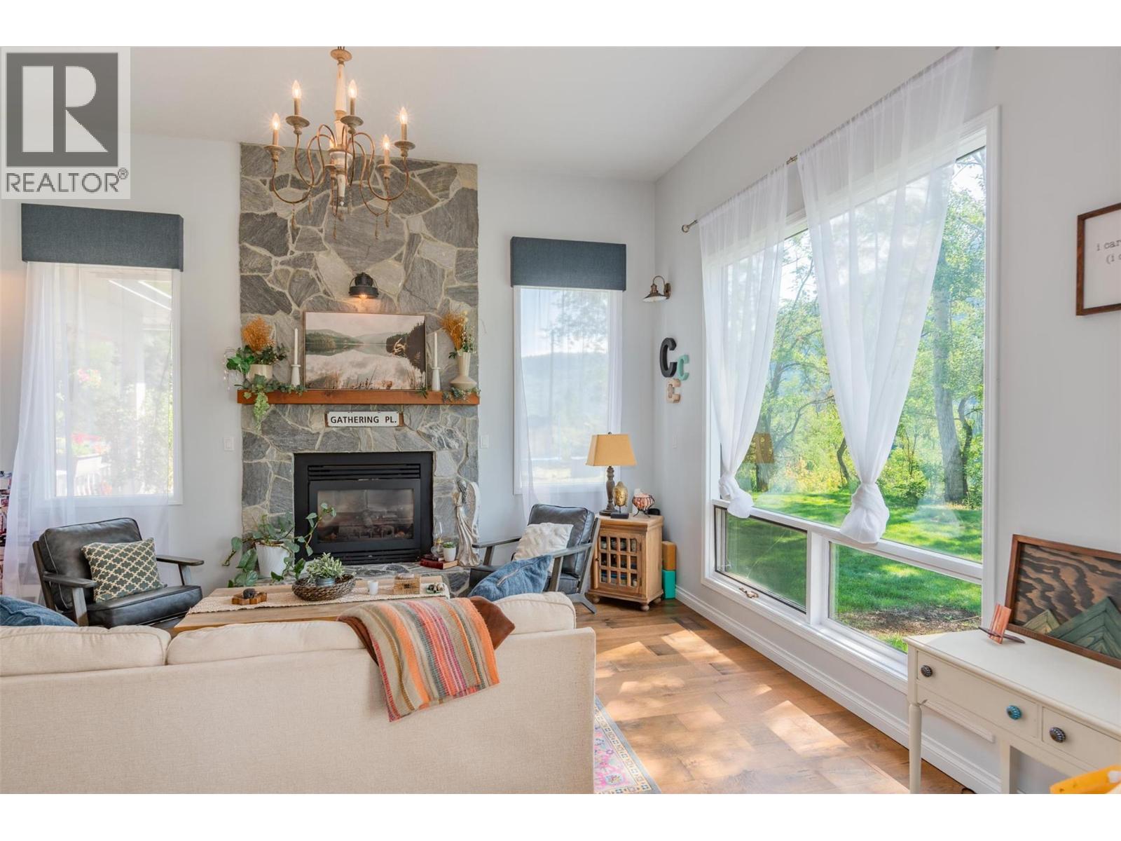 507 15th Avenue, Genelle, British Columbia  V0G 1G0 - Photo 11 - 10381402