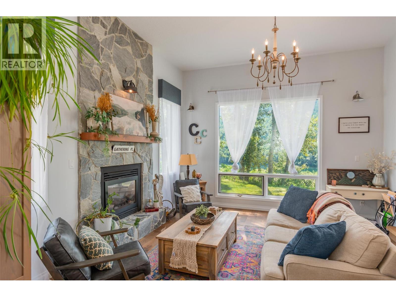 507 15th Avenue, Genelle, British Columbia  V0G 1G0 - Photo 9 - 10381402