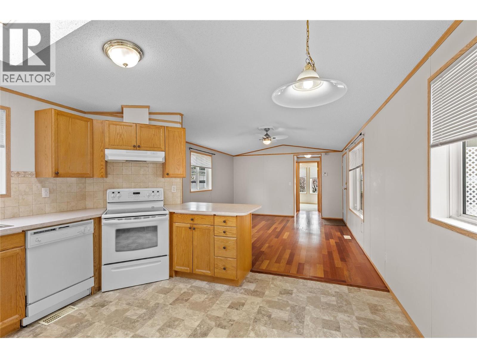 5484 25 Avenue Unit# 32, Vernon, British Columbia  V1T 7A8 - Photo 10 - 10381136