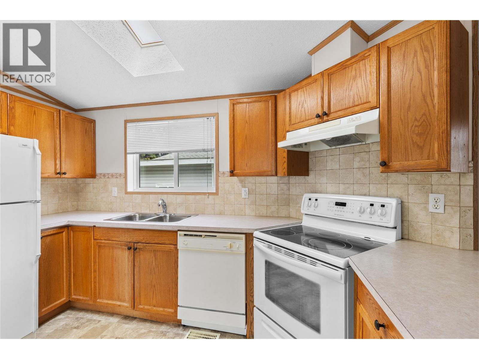 5484 25 Avenue Unit# 32, Vernon, British Columbia  V1T 7A8 - Photo 12 - 10381136