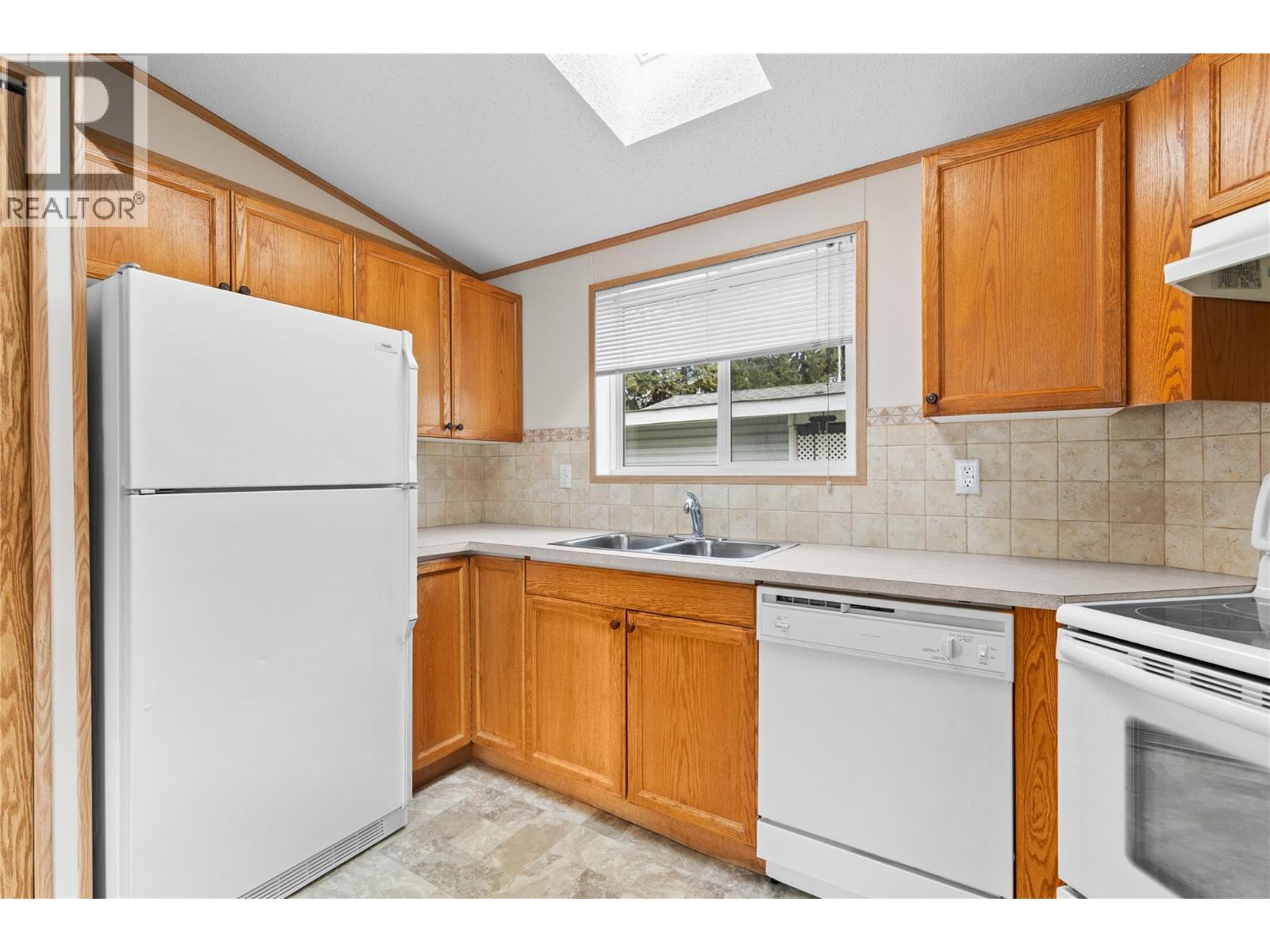 5484 25 Avenue Unit# 32, Vernon, British Columbia  V1T 7A8 - Photo 28 - 10381136