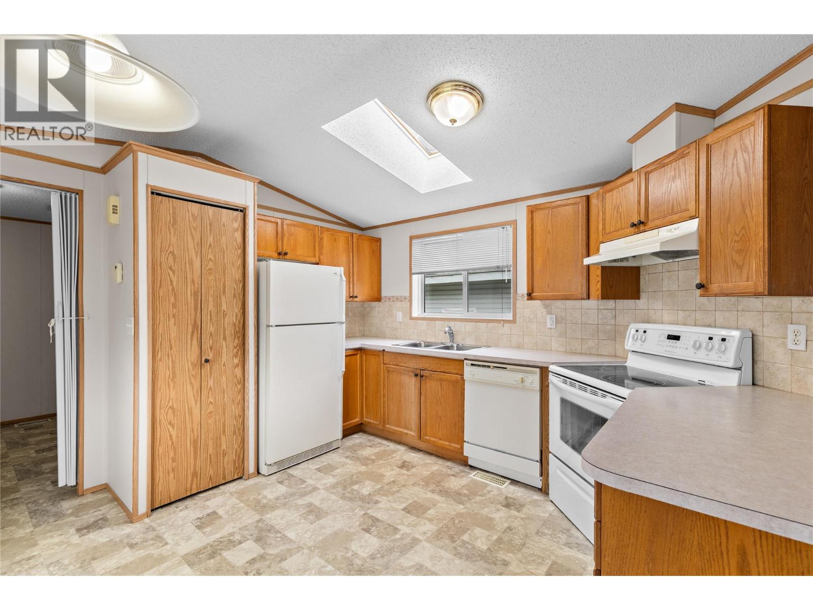 5484 25 Avenue Unit# 32, Vernon, British Columbia  V1T 7A8 - Photo 7 - 10381136